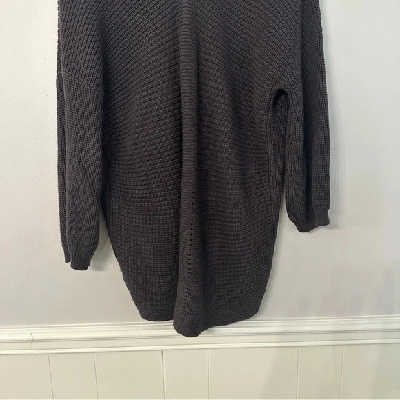 Altar'd State Charcoal Gray V-Neck Lace Up Cozy Hi-Low Sweater Sz Sm GUC - Picture 9 of 10